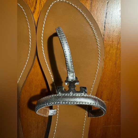 Tory Burch T-Strap Sandals size 8.5 - Picture 2 of 5